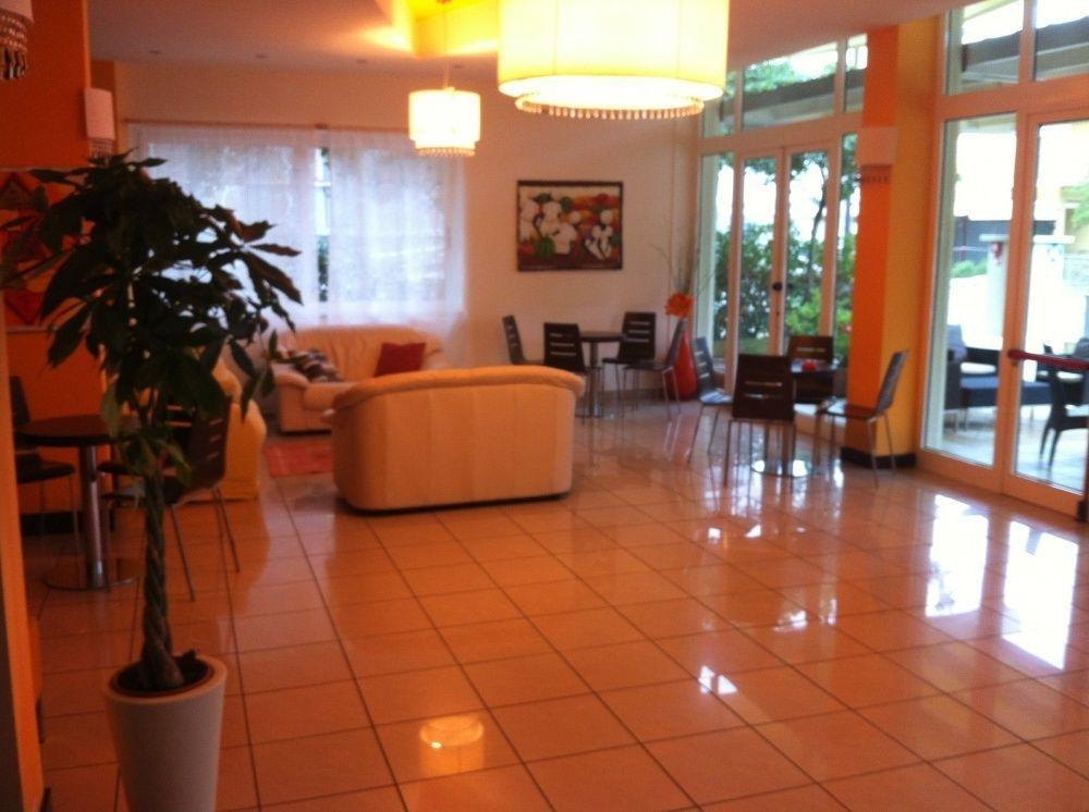 Hotel Orly เชเซนาติโก ภายนอก รูปภาพ