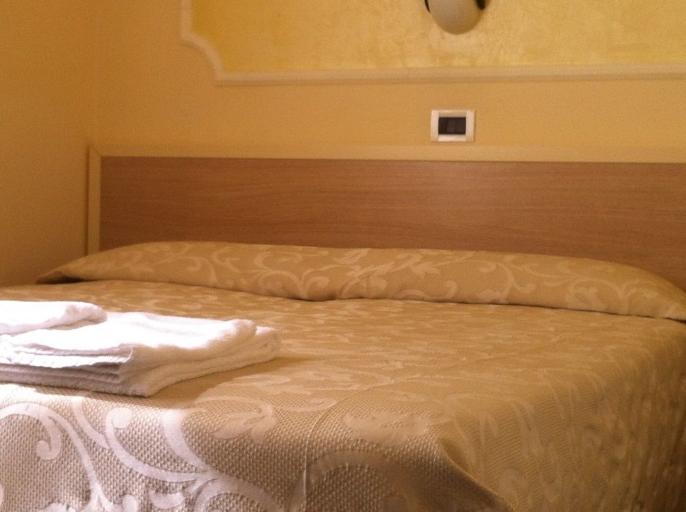 Hotel Orly เชเซนาติโก ภายนอก รูปภาพ