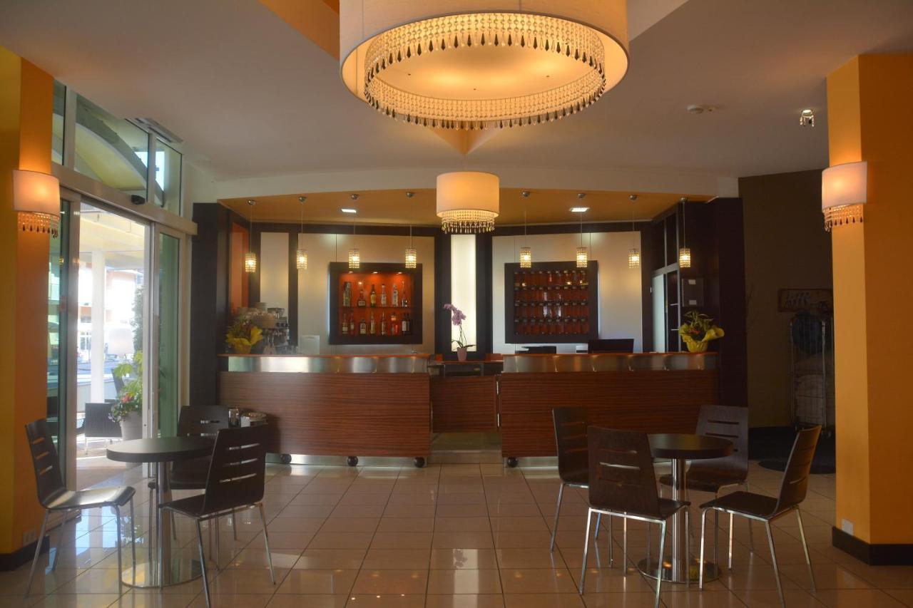 Hotel Orly เชเซนาติโก ภายนอก รูปภาพ