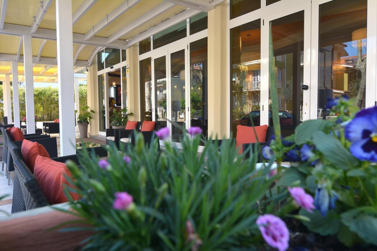 Hotel Orly เชเซนาติโก ภายนอก รูปภาพ