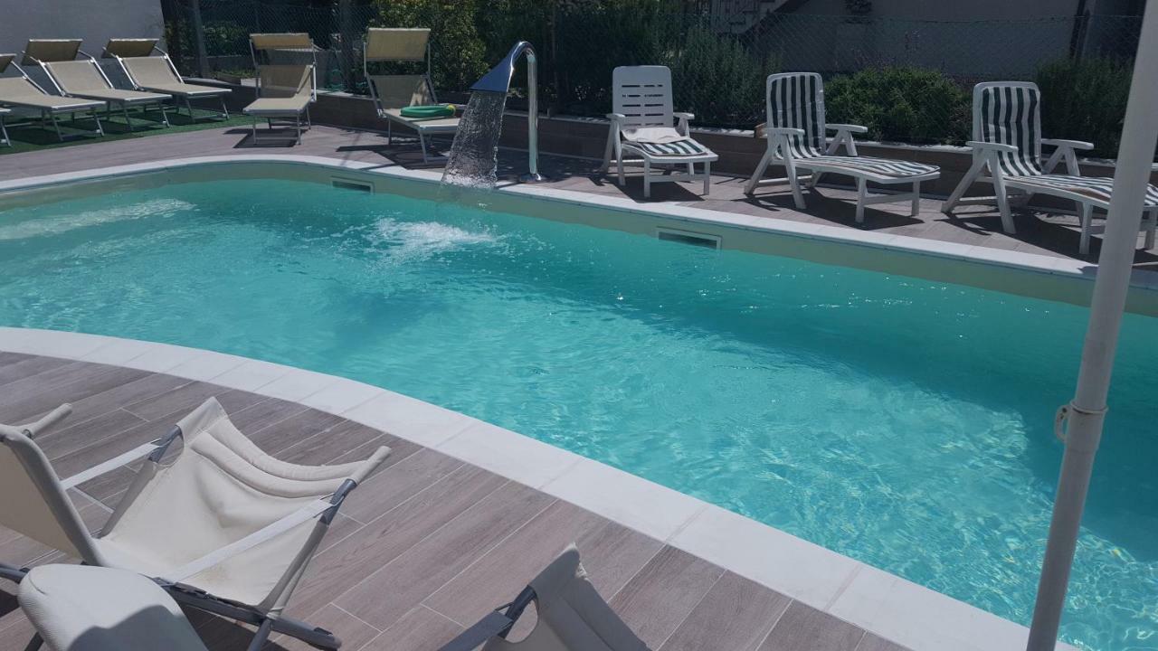 Hotel Orly เชเซนาติโก ภายนอก รูปภาพ